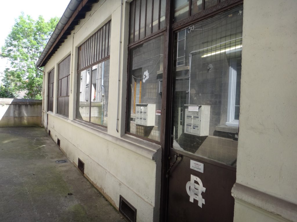 photo extérieure de l'atelier de Richard CHAVOT